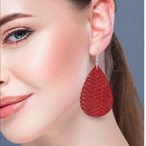 5/$25 Zebra Print Faux Leather Teardrop Earrings- NEW - Picture 3 of 3